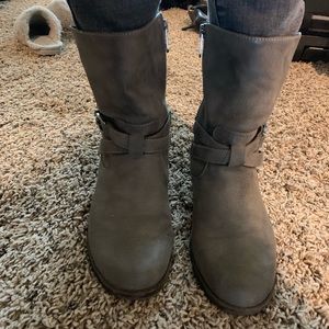 Anne Klein iflex booties size 5.5 gray